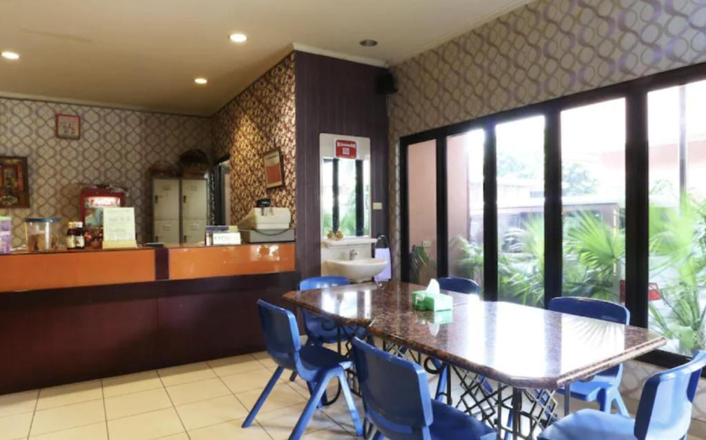 Hotel 678 Kemang Powered By Cocotel Jacarta Exterior foto