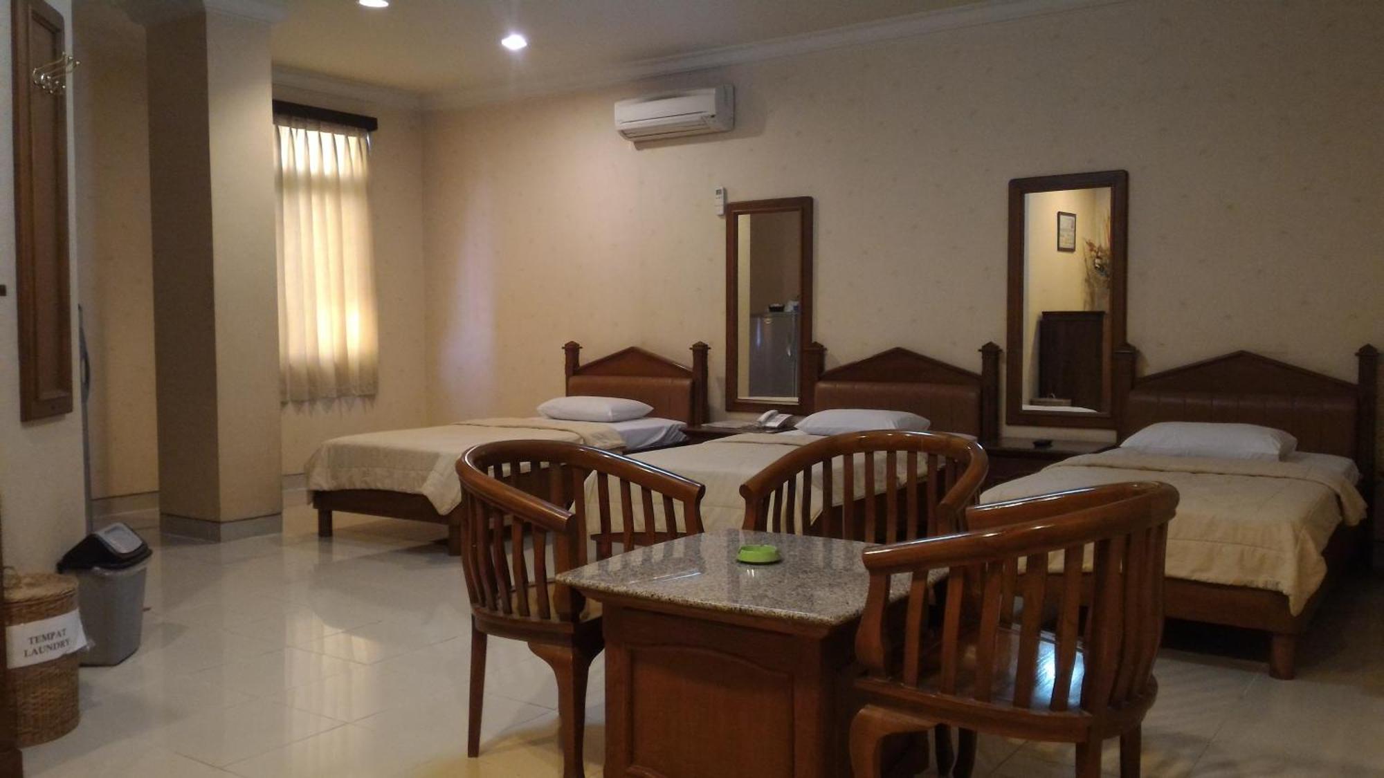 Hotel 678 Kemang Powered By Cocotel Jacarta Exterior foto