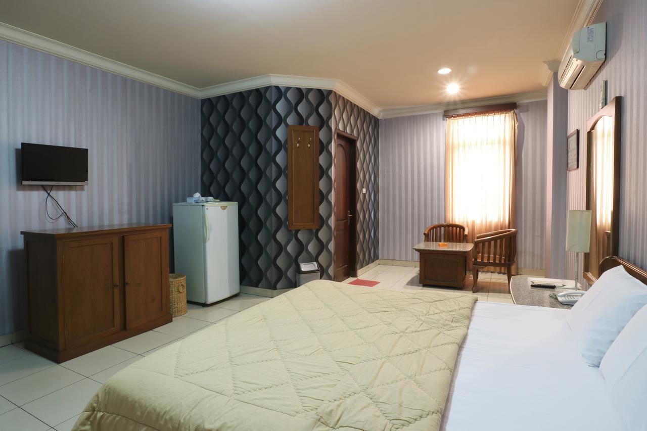 Hotel 678 Kemang Powered By Cocotel Jacarta Exterior foto
